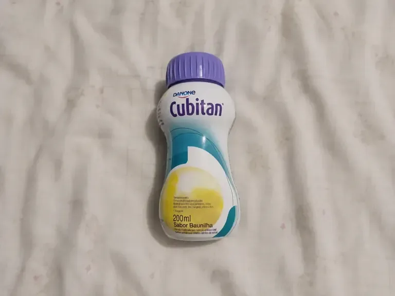 Bebida de suplemento alimentar usada na dieta do Pedrinho